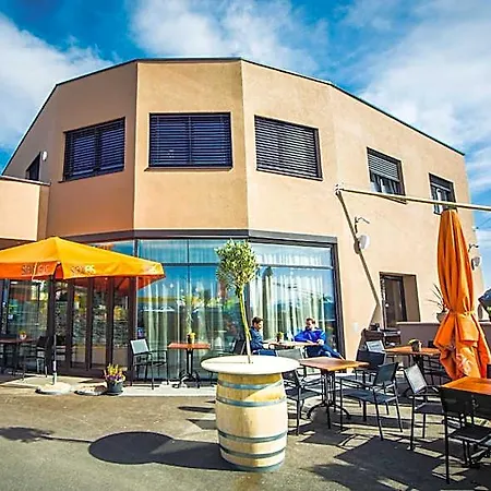 Cafe-restaurant Leo Hotel Kalsdorf bei Graz