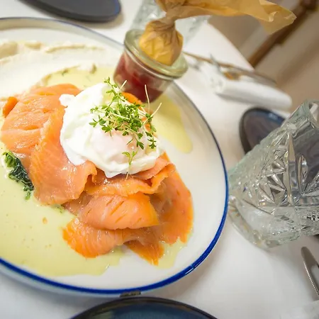 Cafe-restaurant Leo Отель *