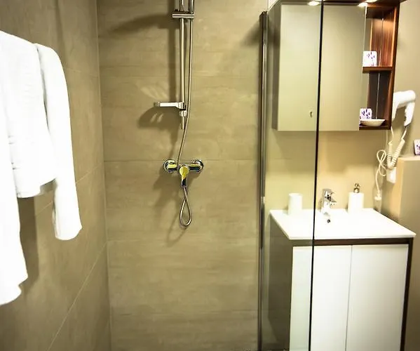 Cafe-restaurant Leo فندق *