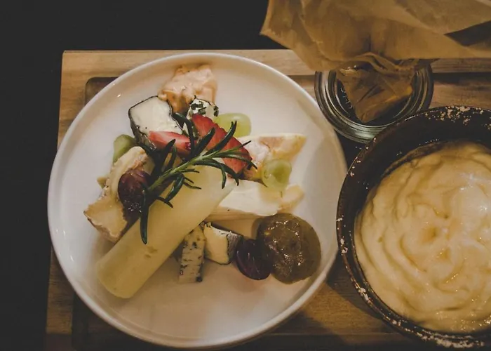 Отель Cafe-restaurant Leo *